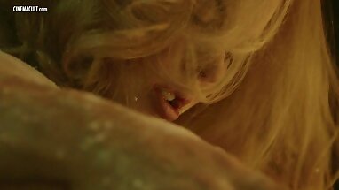 Cô bé mỹ la tinh trên sex xxx pha trinh dem Bàn gái