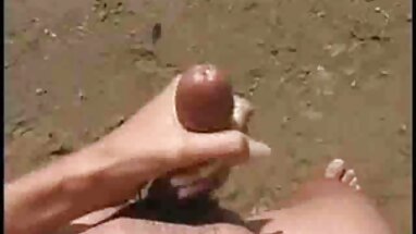 Thư ký sử dụng đôi chân phin set pha trinh của mình trong nữ thoát y cho đất