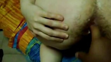 Thủ dâm trên bãi biển. phim sex phá trinh gái xinh