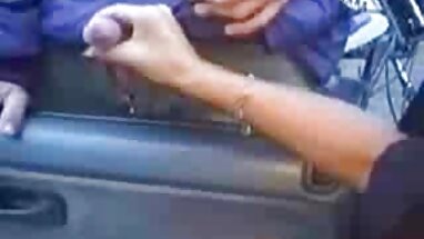 nằm xnxx phá trinh trên giường bú
