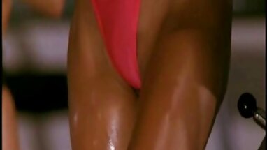 Đẹp xnxx pha trinh pháp, trong một quán bar
