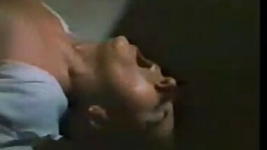 Khiêu dâm Mới, Đồ trong đầu tiên của cô phim sex sinh viên phá trinh khiêu dâm chết tiệt